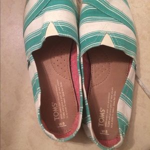 Toms shoes